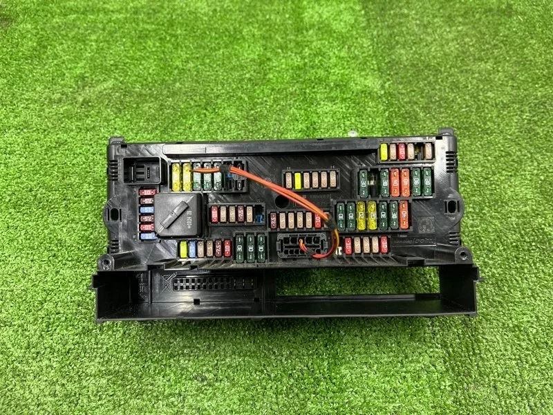 Блок предохранителей BMW 5 2010 61149210861 F10 N52B30AF
