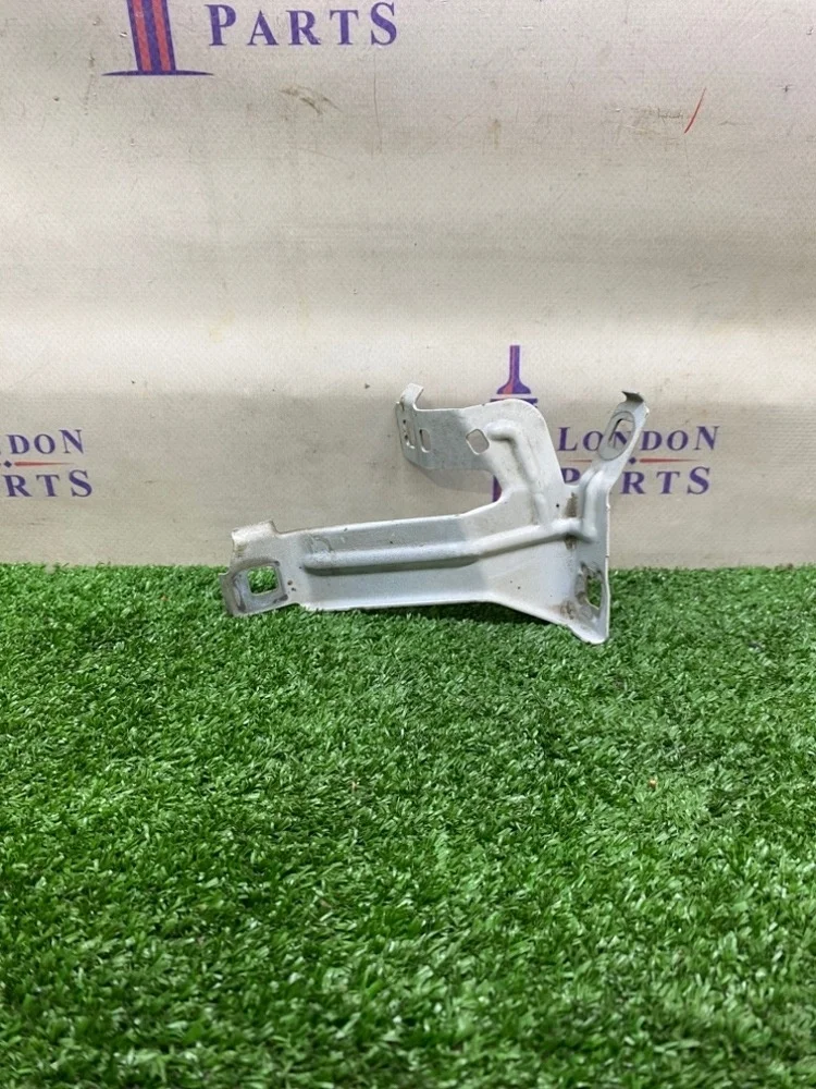 Кронштейн крепления крыла BMW F30