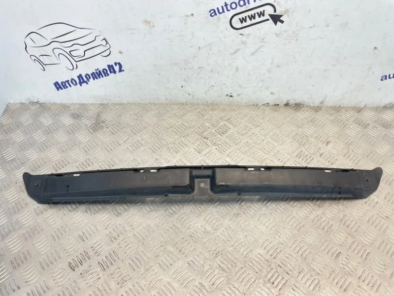 крепление бампера Opel Astra 2009 L69 Z16XER