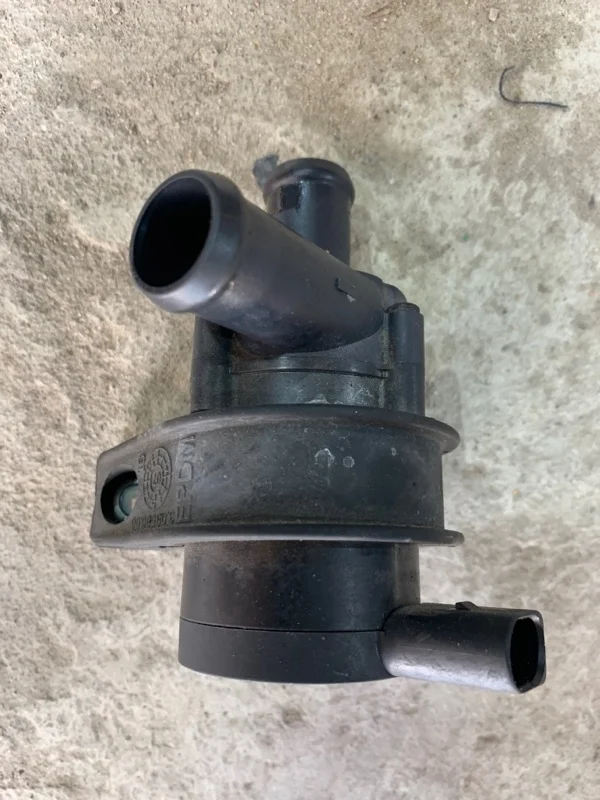 Дополнительный насос охлаждающей жидкости Audi A4 B8