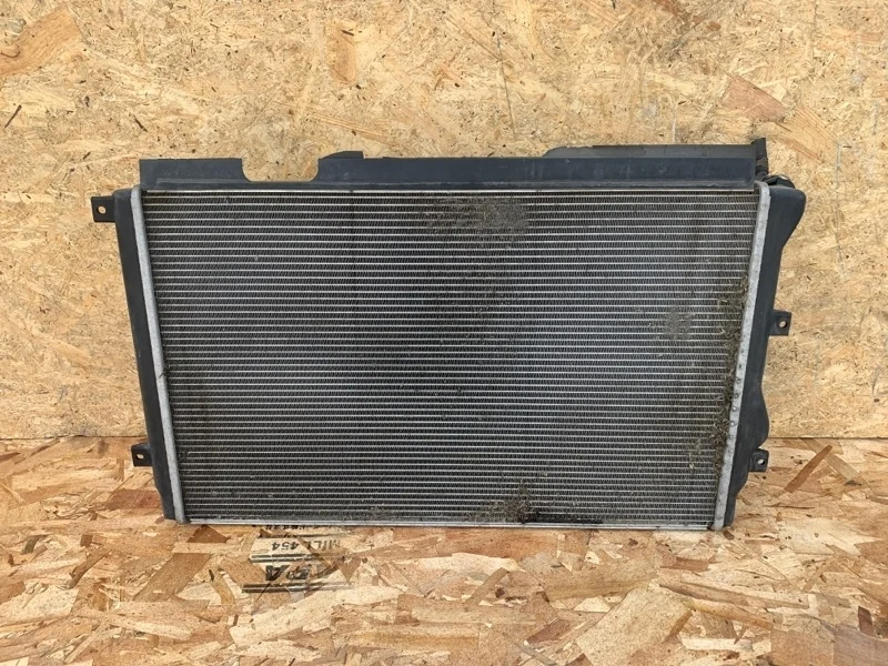 Радиатор двс Volkswagen Jetta 5