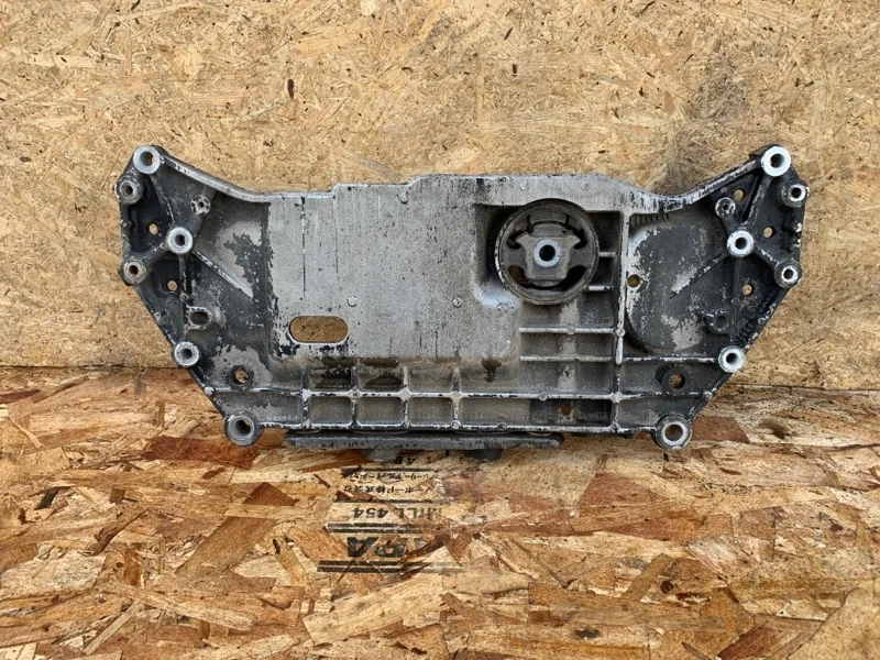 Подрамник Volkswagen Golf 2005-2009 Plus