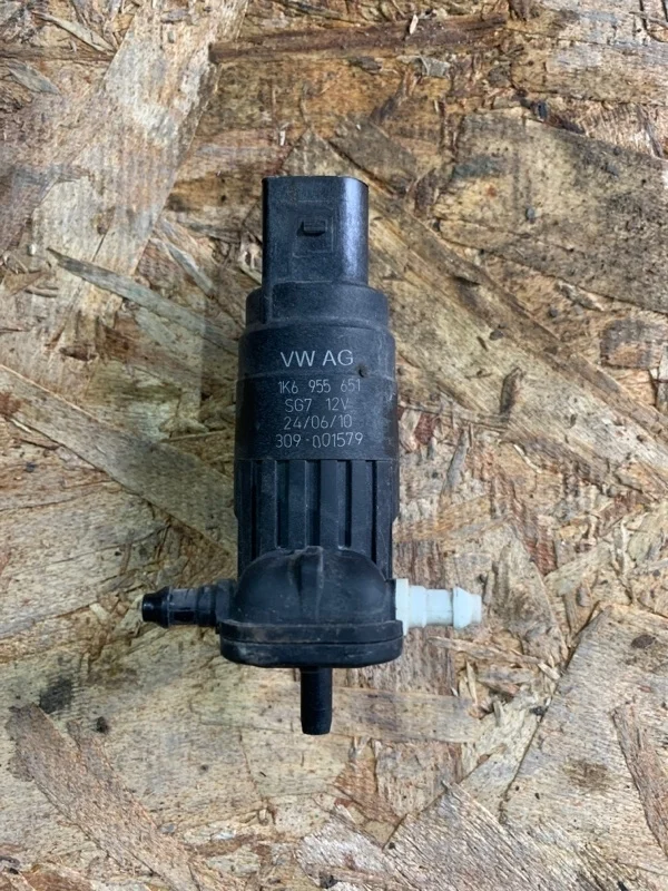 Насос омывателя стекла Volkswagen Golf 2008-2012 6