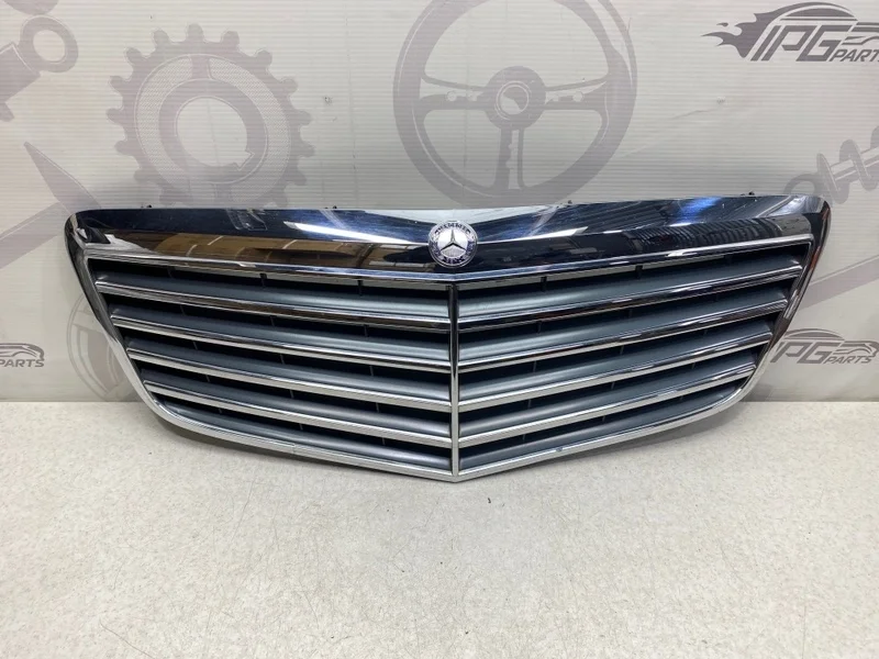 Решетка радиатора Mercedes-benz 2008 W211