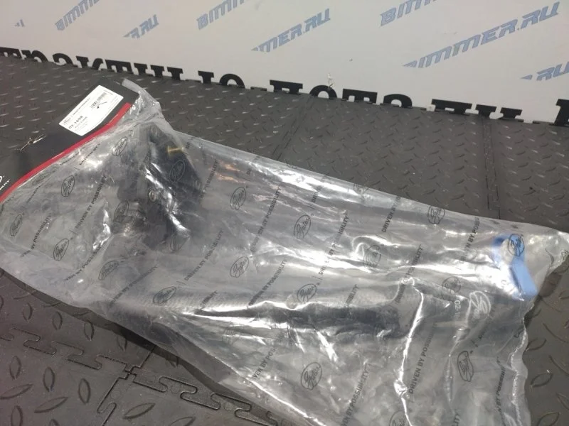 Патрубок охлаждения. выпускной BMW 3 F30