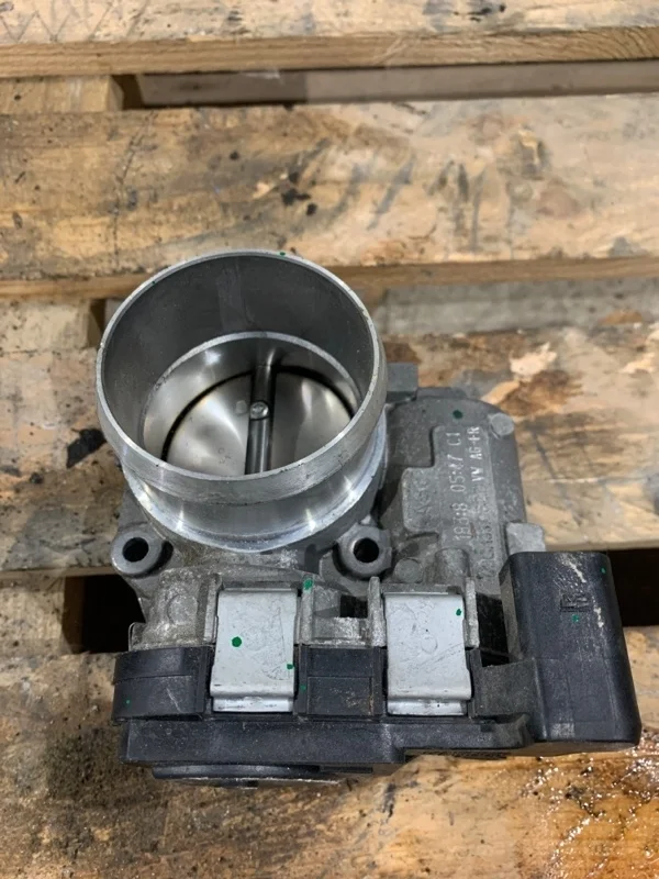 Дроссельная заслонка Volkswagen Jetta 5