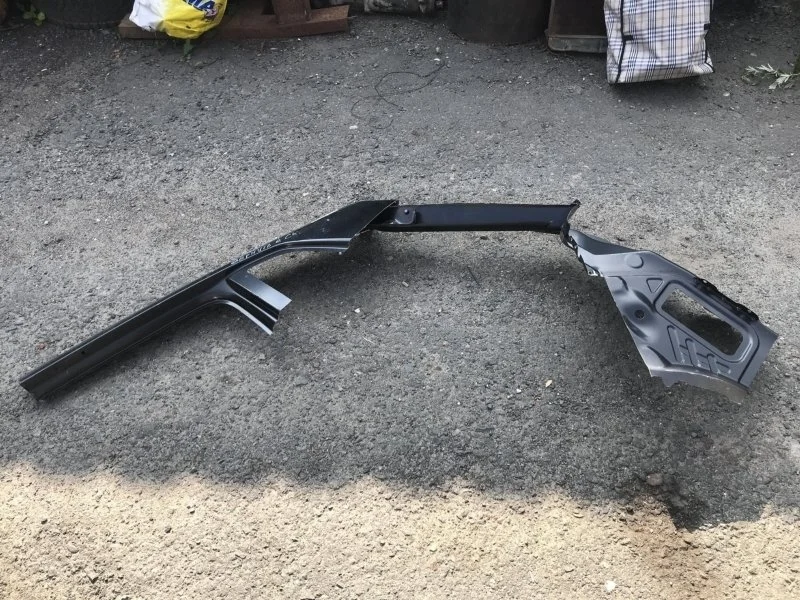 Панель заднего фонаря VOLKSWAGEN Tiguan 5NA813327A 2, левый