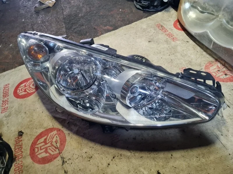 Фара галоген Peugeot 308 2011 4C