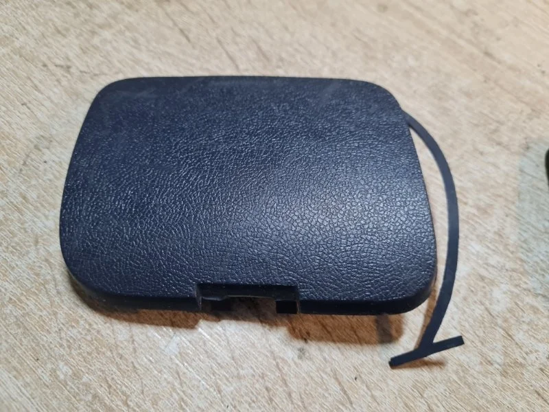 Заглушка буксировочного крюка VOLVO XC70 2002 SZ