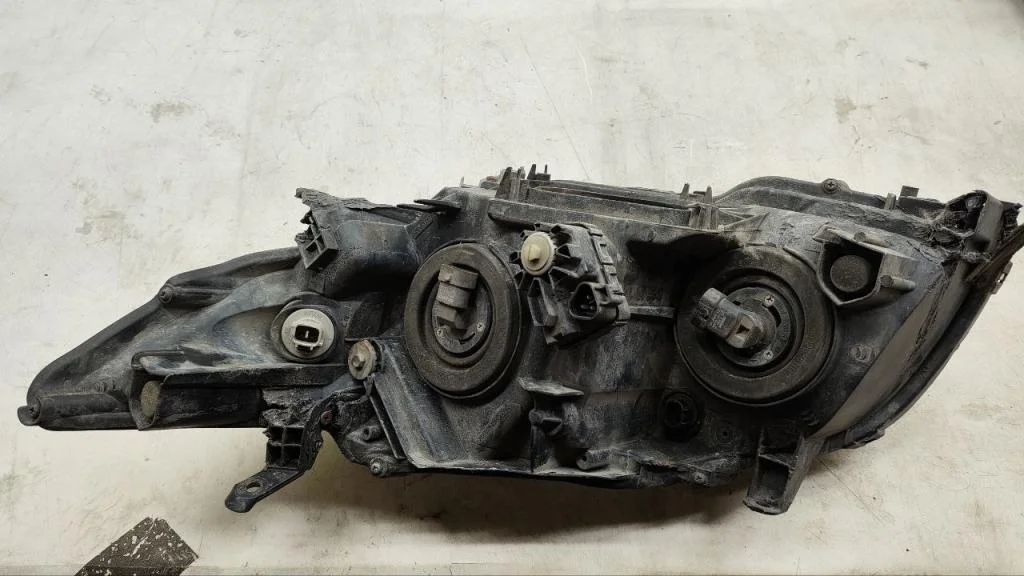 Фара правая Toyota Corolla