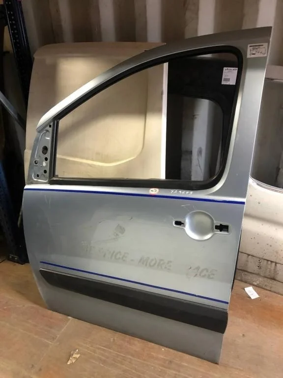 Дверь передняя левая Peugeot Expert