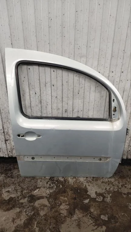 Дверь передняя правая голая Renault Kangoo