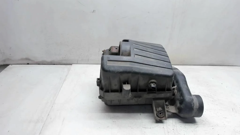 Корпус фильтра воздушного Suzuki Grand Vitara