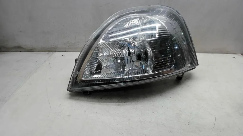 Фара левая Renault Master