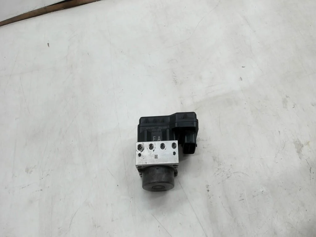 Блок АБС Toyota Corolla