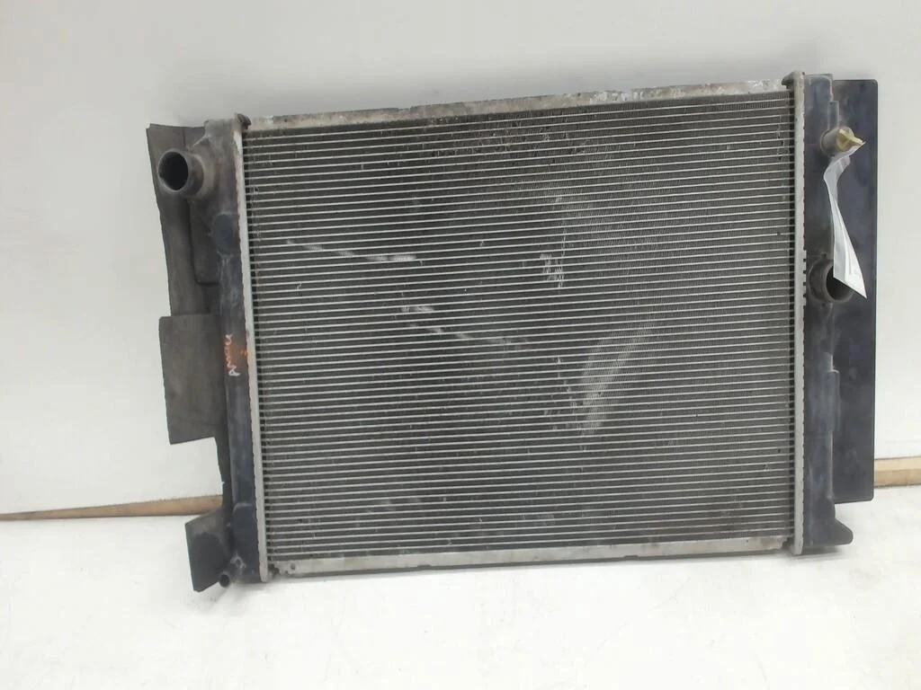 Радиатор охлаждения двигателя Toyota Corolla