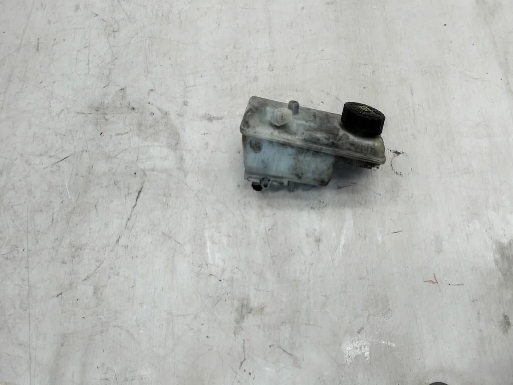 Бачок тормозной жидкости Renault Kangoo