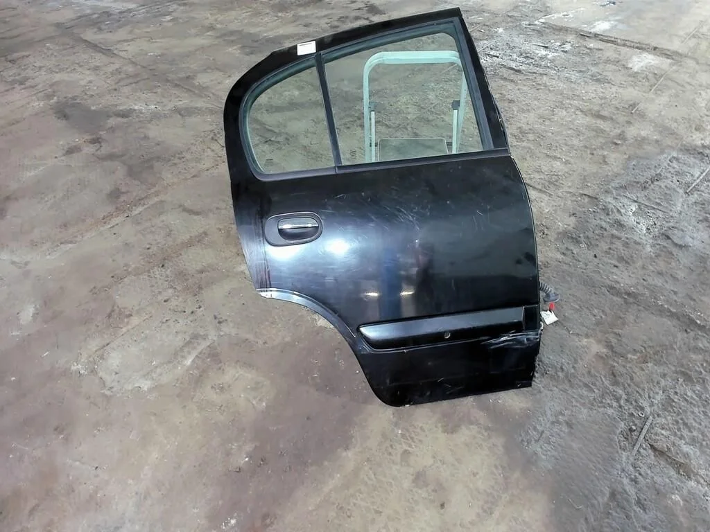 Дверь задняя правая в сборе Nissan Almera