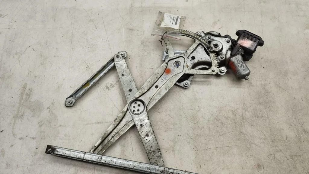 Стеклоподъемник передний левый Toyota Corolla