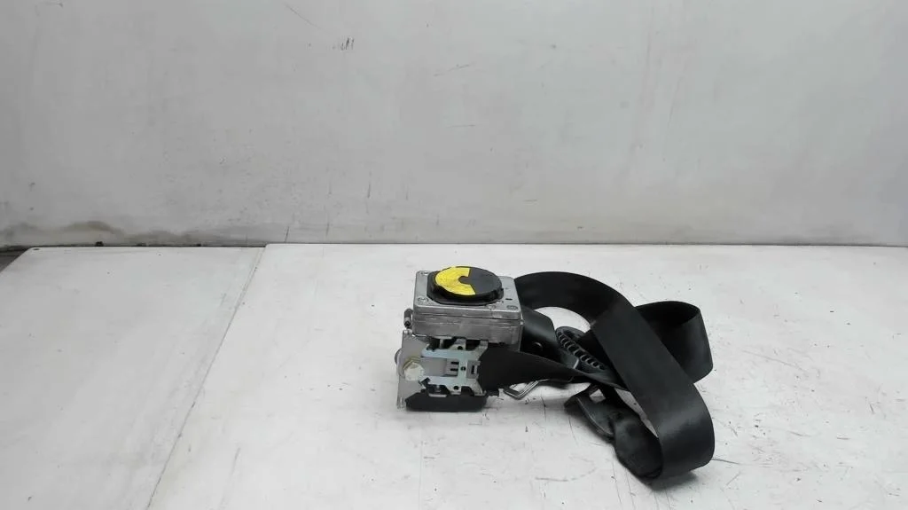 Ремень безопасности передний Skoda Octavia