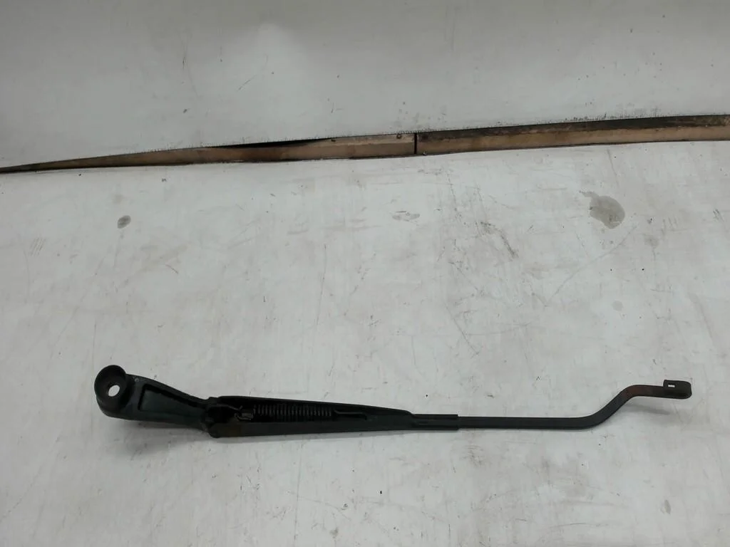 Поводок стеклоочистителя левый Kia Cerato