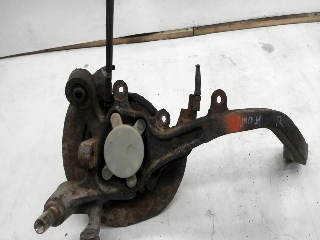 Цапфа ступицы задней правой Hyundai Sonata