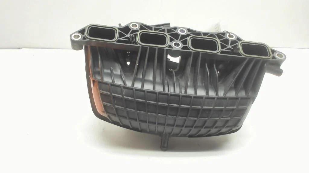 Коллектор впускной Volkswagen Golf