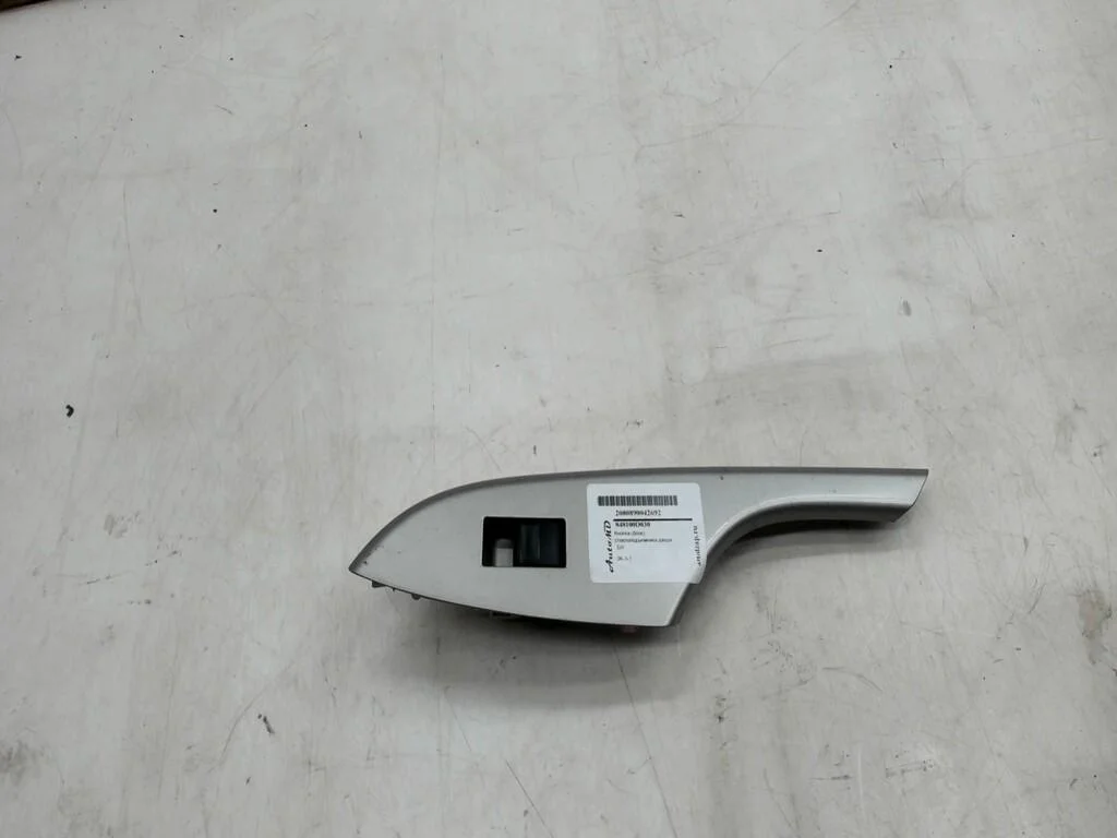 Кнопка стеклоподъемника двери Toyota Corolla