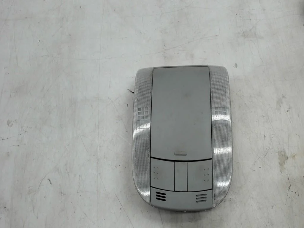 Фонарь освещения салона передний Toyota Corolla