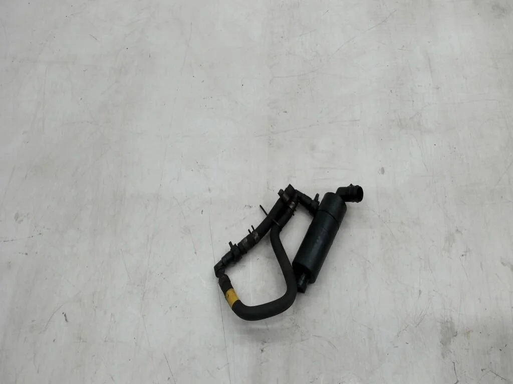 Мотор омывателя стекла лобового Toyota Corolla