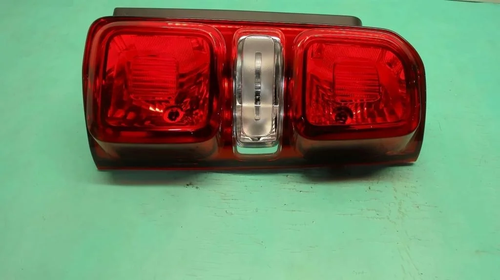 Фонарь задний правый Citroen Jumpy