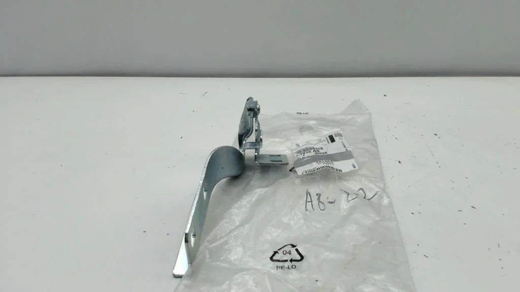 Петля капота левая Peugeot Boxer