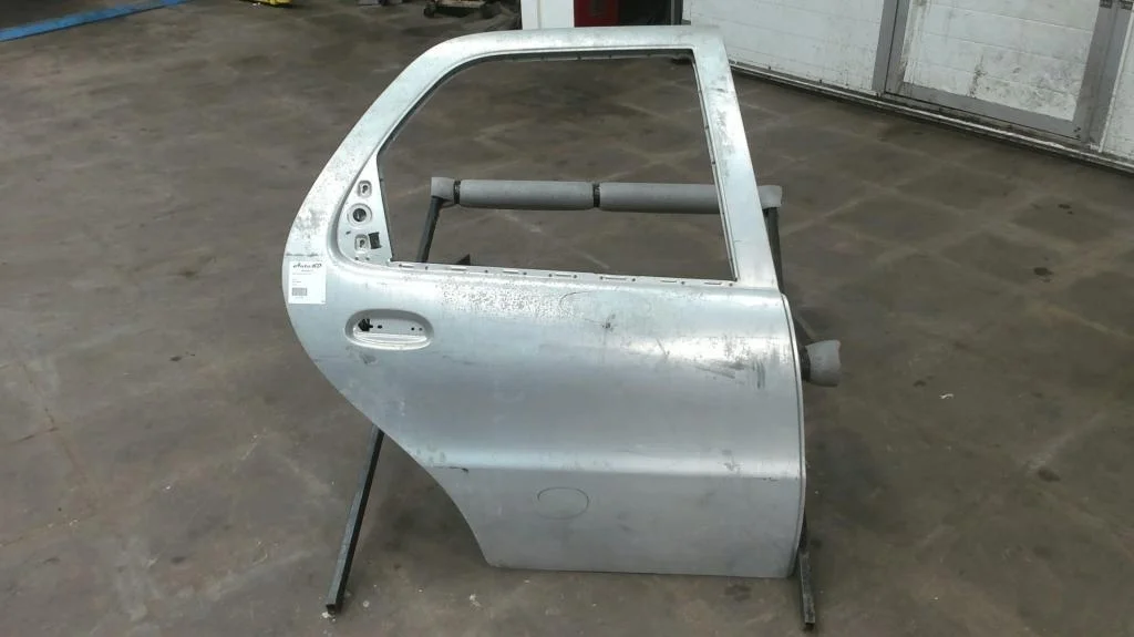 Дверь задняя правая голая Fiat Albea