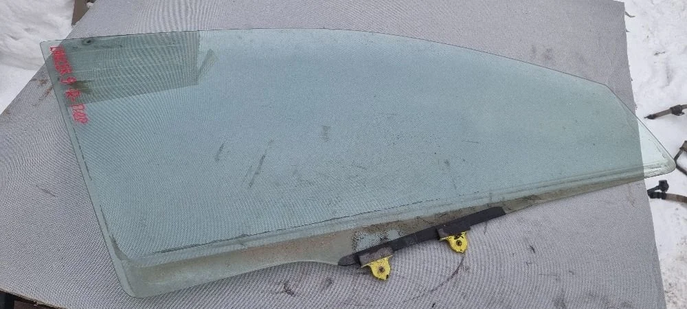 Стекло двери передней правой для Mitsubishi Lancer