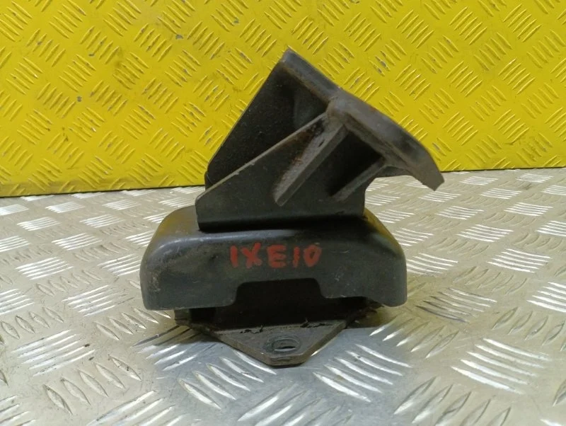 Подушка крепления двигателя Mitsubishi L200 (2006-2015) 2010 MR992670