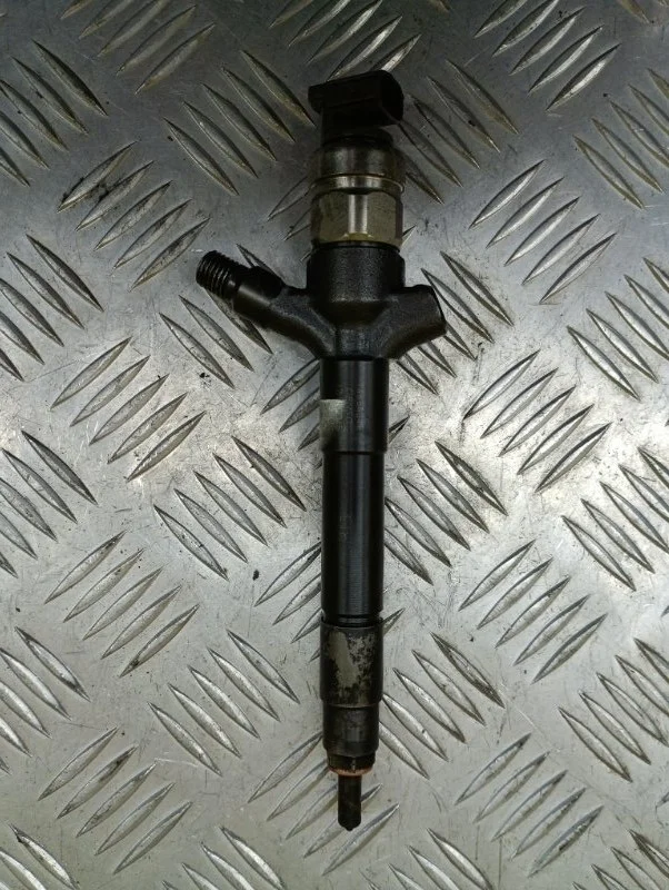 Форсунка топливная Mitsubishi L200 (2006-2015) 2010 1465A041