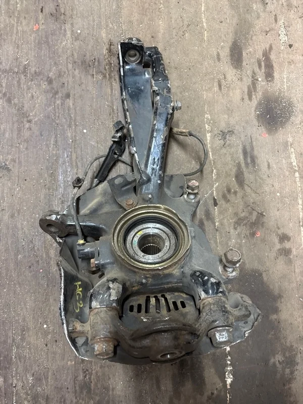 Кулак поворотный правый Toyota Hilux (2005-2015) 2013 432110K030 3.0 D 1KDFTV