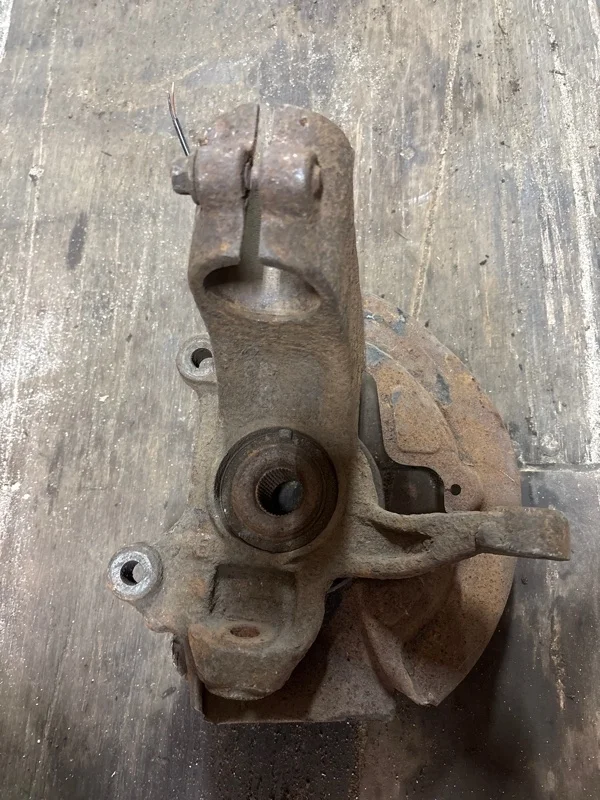 Кулак поворотный правый Land Rover Freelander Ii (2006-2014) 2010 LR006858