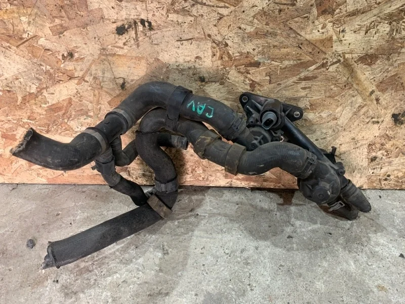 Корпус термостата Volkswagen Jetta 5