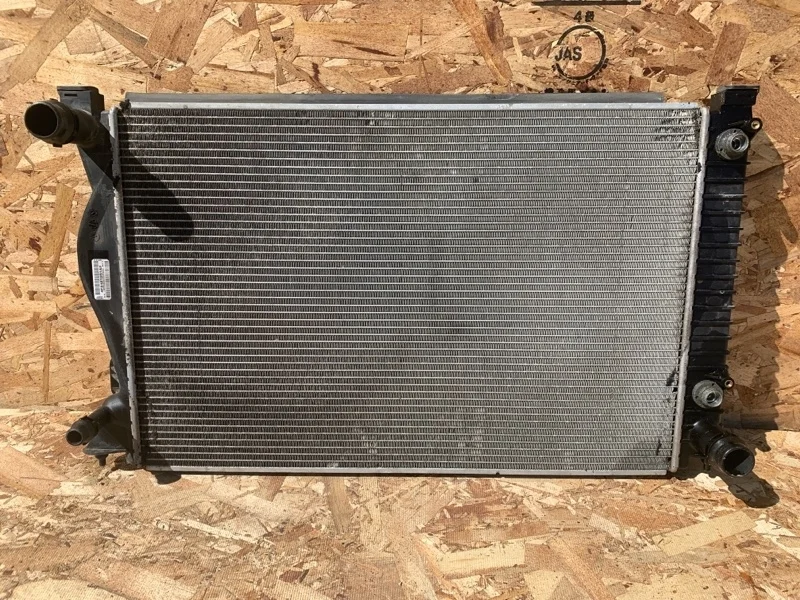Радиатор двс Audi А6 2008-2010 C6
