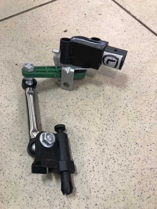 Датчик уровня кузова Porsche Cayenne 2012 958