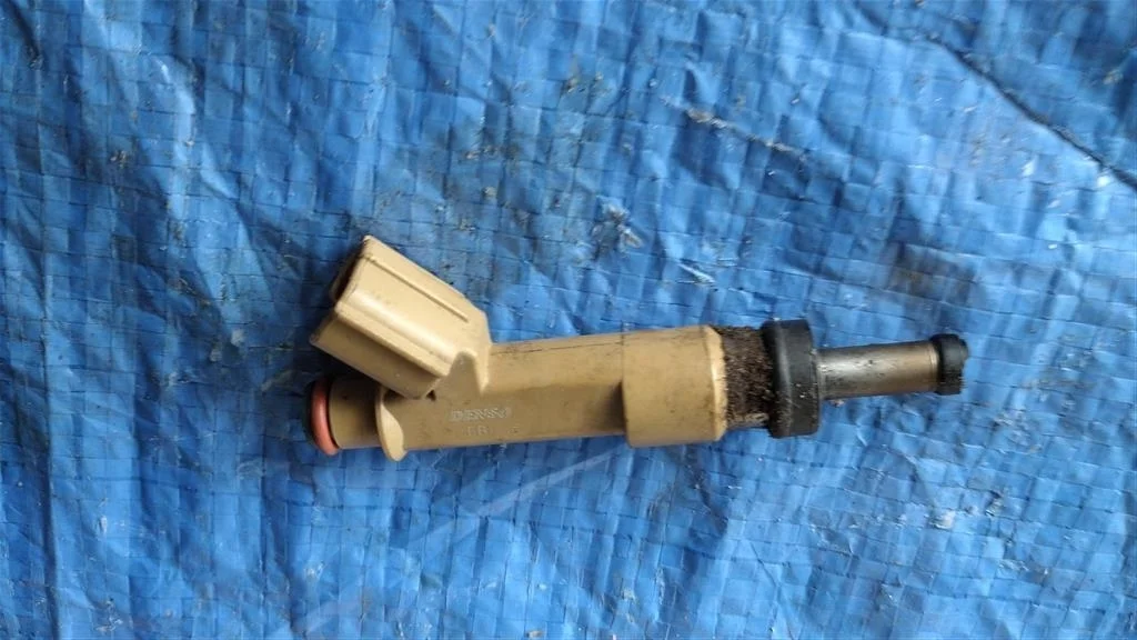Б.у. форсунка топливная TOYOTA NOAH ZRR70 TOYOTA NOAH ZRR70