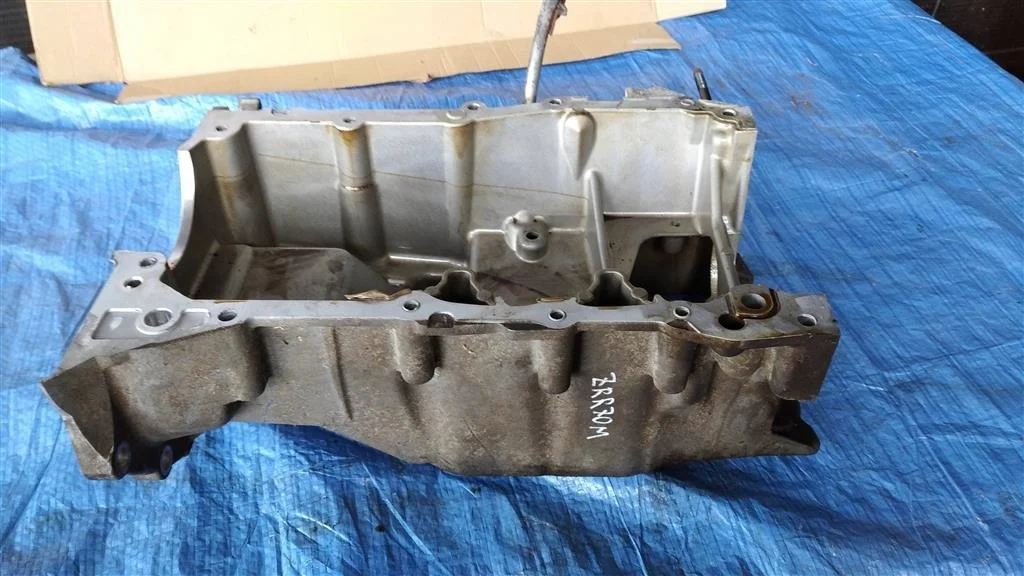 Б.у. поддон картера TOYOTA NOAH ZRR70 TOYOTA NOAH ZRR70