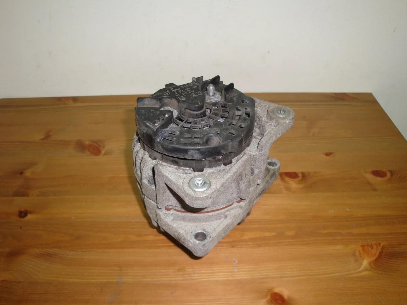 Генератор 100А 1,6-1,8 гайка Астра G,Н,Зафира А,Б