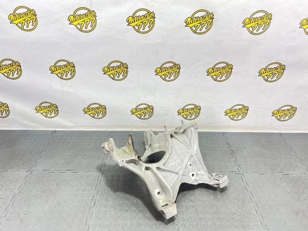 Кронштейн подрамника Audi A4 B9 (2015—2020)