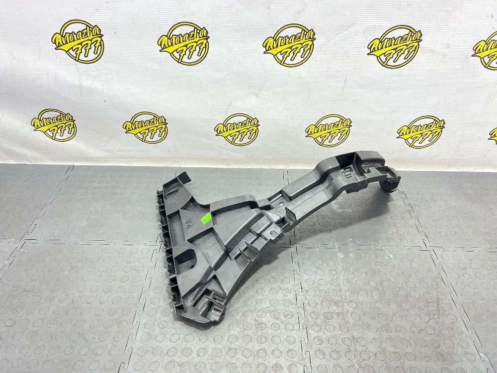 Кронштейн заднего бампера левый Audi Q3 I рестайлинг (2014—2018)