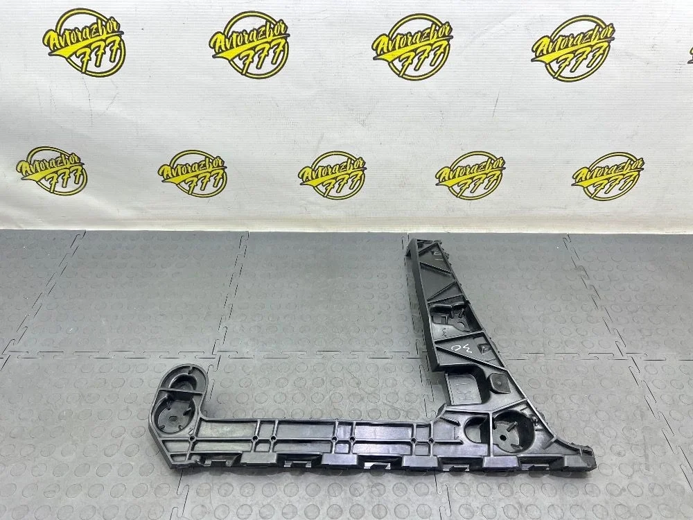 Кронштейн заднего бампера левый Audi A4 B9 (2015—2020)