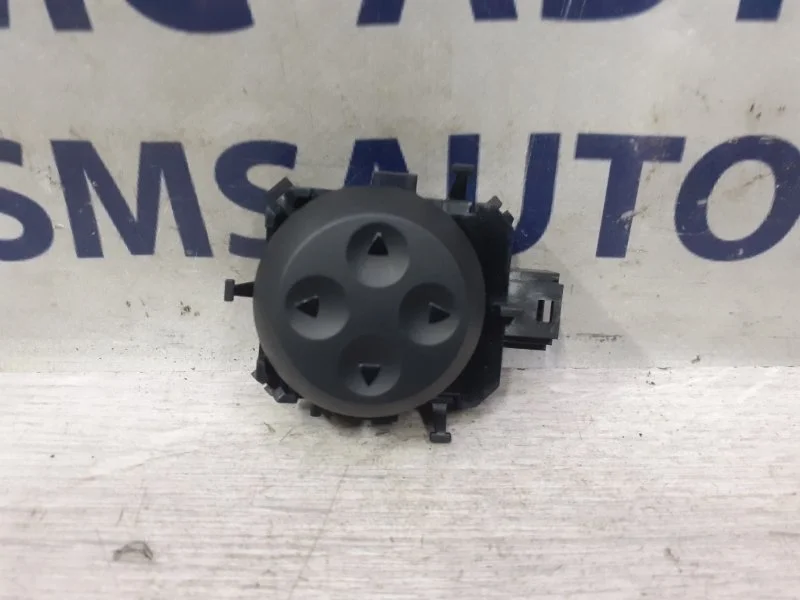 Кнопка регулировки положения сидения Mercedes-Benz Ml A2048702658 W164 272.967, правая