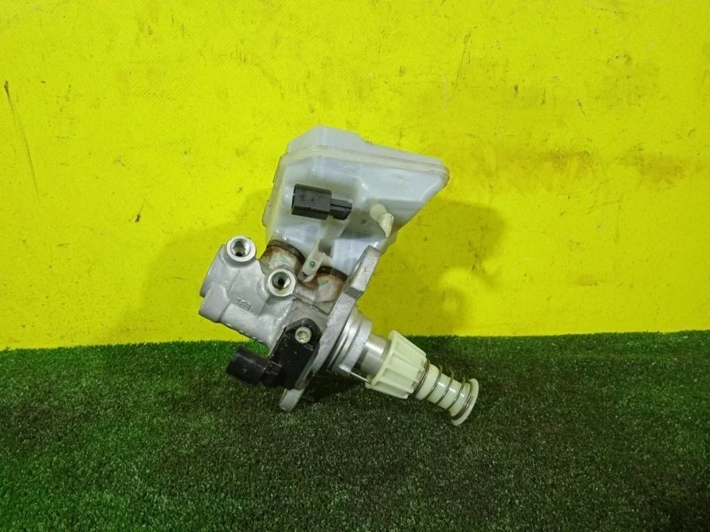 Главный тормозной цилиндр Volkswagen Touareg 2018 4M0611021G CR CVMD