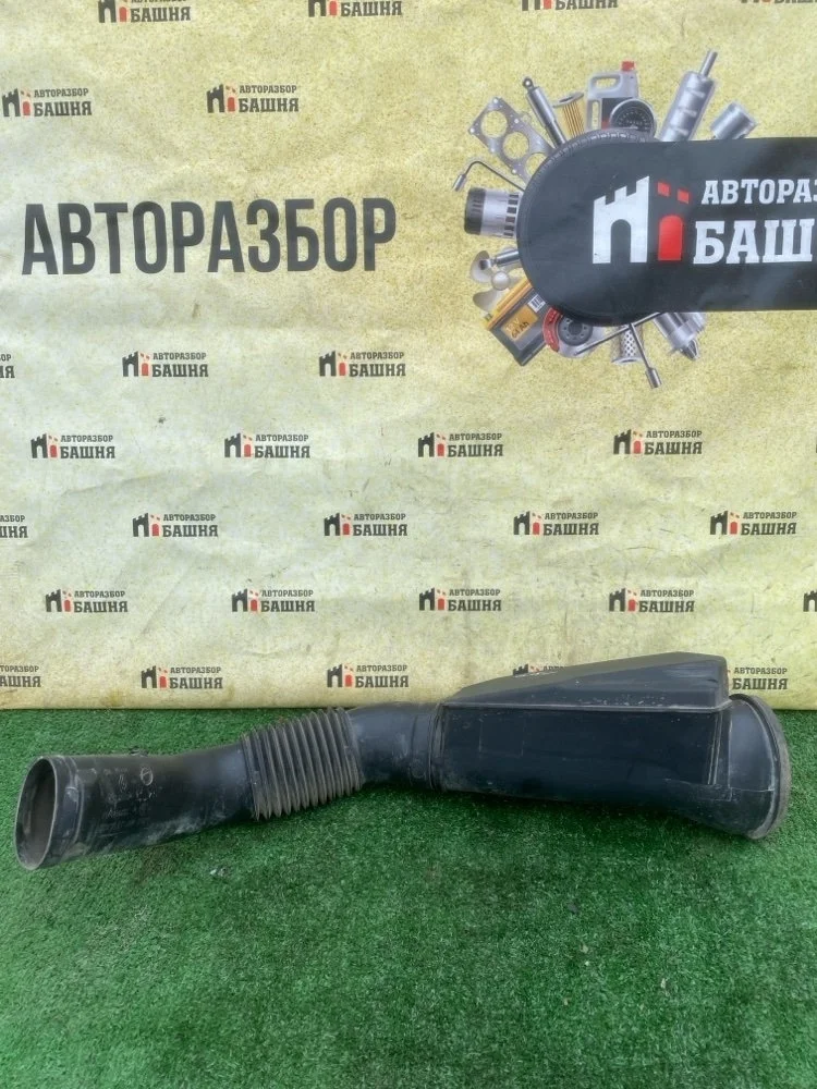 Воздухозаборник Nissan Almera 2014 165854AA0A G15 K4M